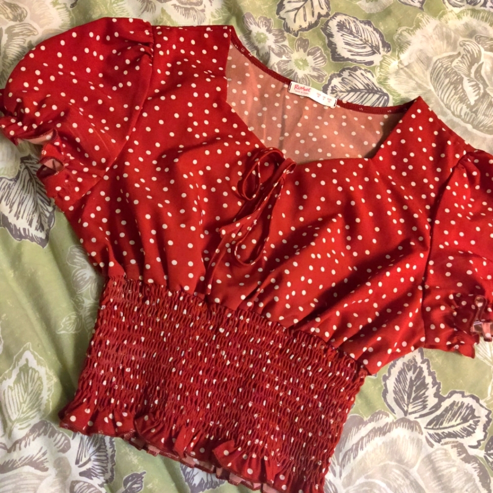 5/25$  ROMWE swiss dot crop top with elastic puff sleeves size medium